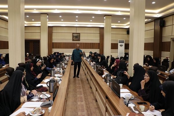 جلسه رابطین بسیج مدارس در سالن معلم ناحیه دو شهرری