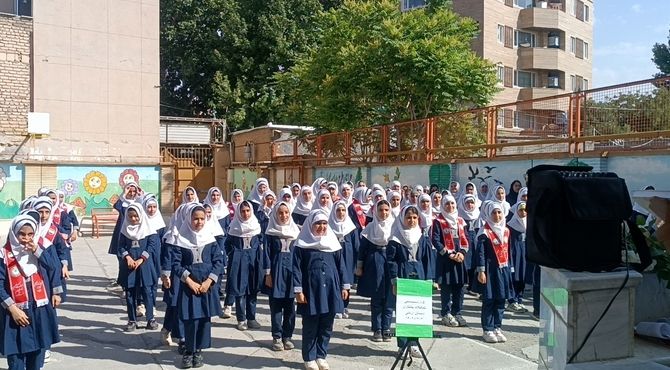 بازدید مدرس تشکلات دانش آموزی از عملکرد پیشتازان کرمانشاه
