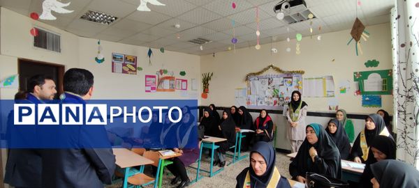بازدید مدیر سازمان دانش‌آموزی خراسان شمالی از کلاس‌های ضمن خدمت سازمان‌دانش‌آموزی