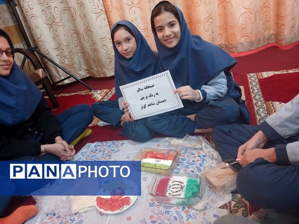 صبحانه سالم با طعم انقلاب در دبستان شاهد کوثر ناحیه 5 مشهد