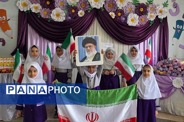 آغاز تحصیل کلاس اولی‌ها با جشن شکوفه‌ها در فرزانگان رباط‌کریم