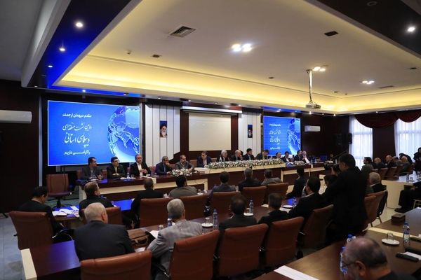 پنل همکاری‌های اقتصادی، استانی ، تجاری، سرمایه‌گذاری و مناطق آزاد