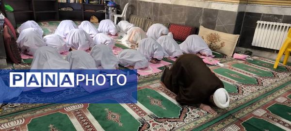 جشن بندگی دانش‌آموزان دبستان ارمغان هستی ناحیه 3 کرج 