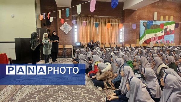 درخشش دانش‌آموزان در جشن مبعث دبیرستان محبوبه دانش