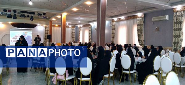 تجلی آوای وحی در آیین تجلیل از برگزیدگان مسابقات قرآن و عترت بسیج ملایر