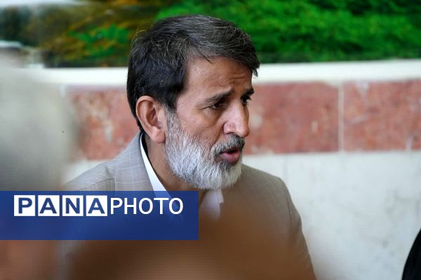 دیدار صمیمی امام جمعه فردیس با معلمان و دانش‌آموزان دبیرستان کاشانی‌پور