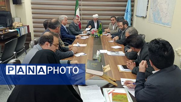 بازدید میدانی دادستان انتظامی قضات در کوهدشت و دیدار با کارکنان و خانواده شهدا