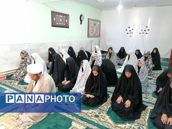 نمازجماعت دردبیرستان حاج مهدی روحانی ارغا
