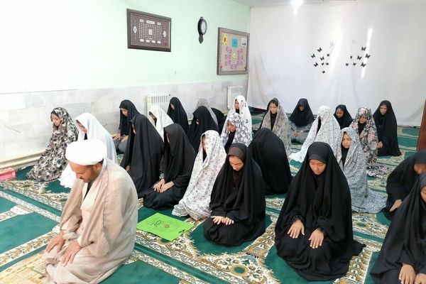 نمازجماعت دردبیرستان حاج مهدی روحانی ارغا