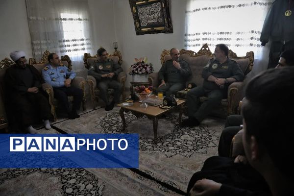 دیدار فرمانده نیروی هوایی ارتش با خانواده شهدای خدمت