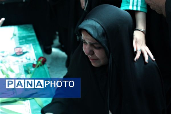 جلوه‌های حزن و خشم در مراسم تشییع شهدا