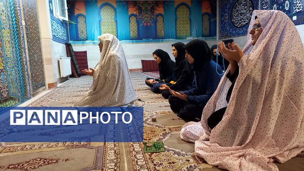 برگزاری محفل انس با قرآن در مرکز پرورش استعدادهای درخشان فرزانگان شهرستان ملارد