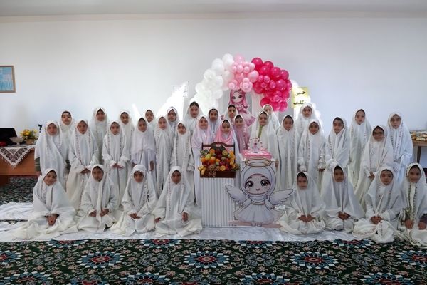 ملایر میزبان آغاز جشن تکلیف غنچه‌های ایمان در مدارس استان همدان شد