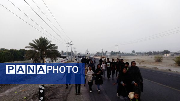 جاماندگان اربعین در مسیر شاه قطب‌الدین حیدر شهرستان رودان