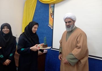 تجلیل از برترین‌های مسابقات قرآنی دانش‌آموزان دختر متوسطه دوم در شهرستان ملارد