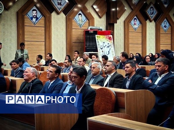 نایب رئیس مجلس شورای اسلامی پای درد دل فعالان اقتصادی نشست