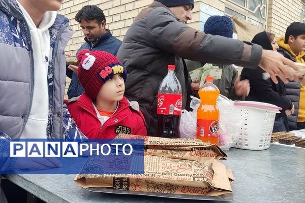 برپایی بازارچه دانش‌آموزی به‌مناسبت عید مبعث 