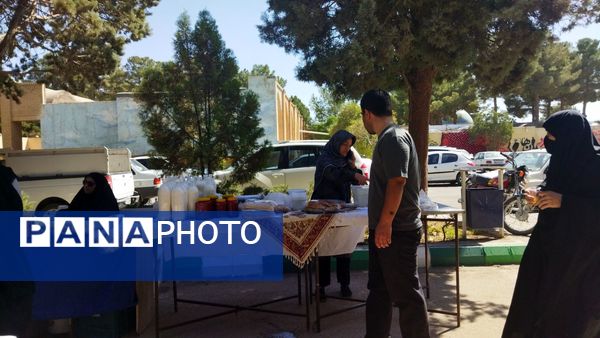 بازارچه مقاومتی در گلزار بهشت فضل نیشابور 