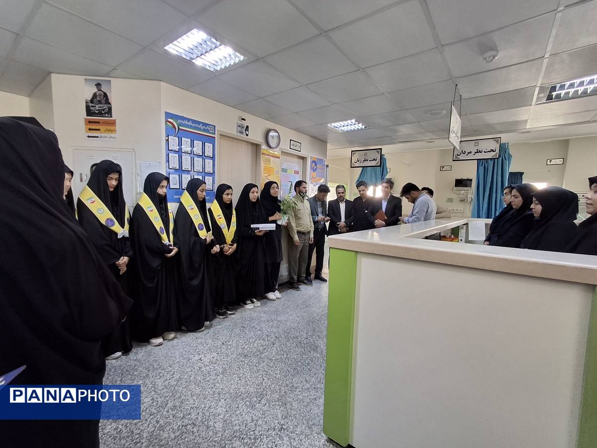 تبریک دانشآموزان پیشتاز صالح آباد به پرستاران