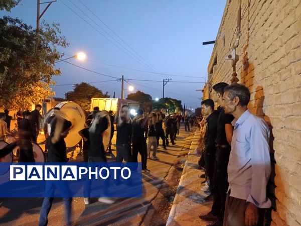 عزاداری هیئت زنجیر زنی روستای نقاب در شب شهادت امام رضا(ع)