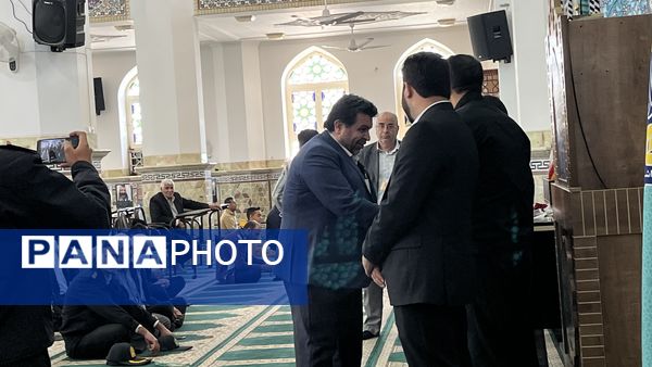 تکریم مادران و همسران شهدا و تجلیل از برگزیدگان مسابقات در نماز جمعه اشکذر 