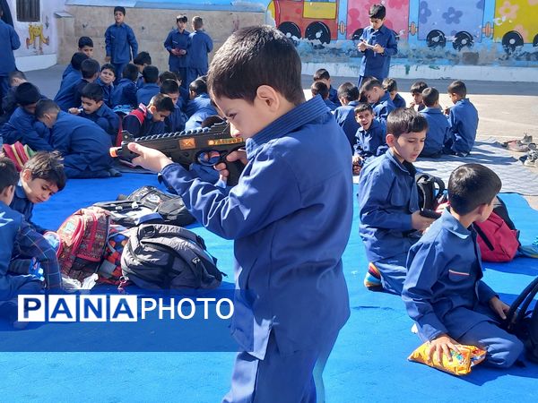 اردوی درون مدرسه‌ای به‌مناسبت روز جهانی کودک 