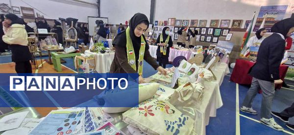 افتتاح نمایشگاه دست‌سازه‌های هنرجویان هنرستان‌های محمودآباد 