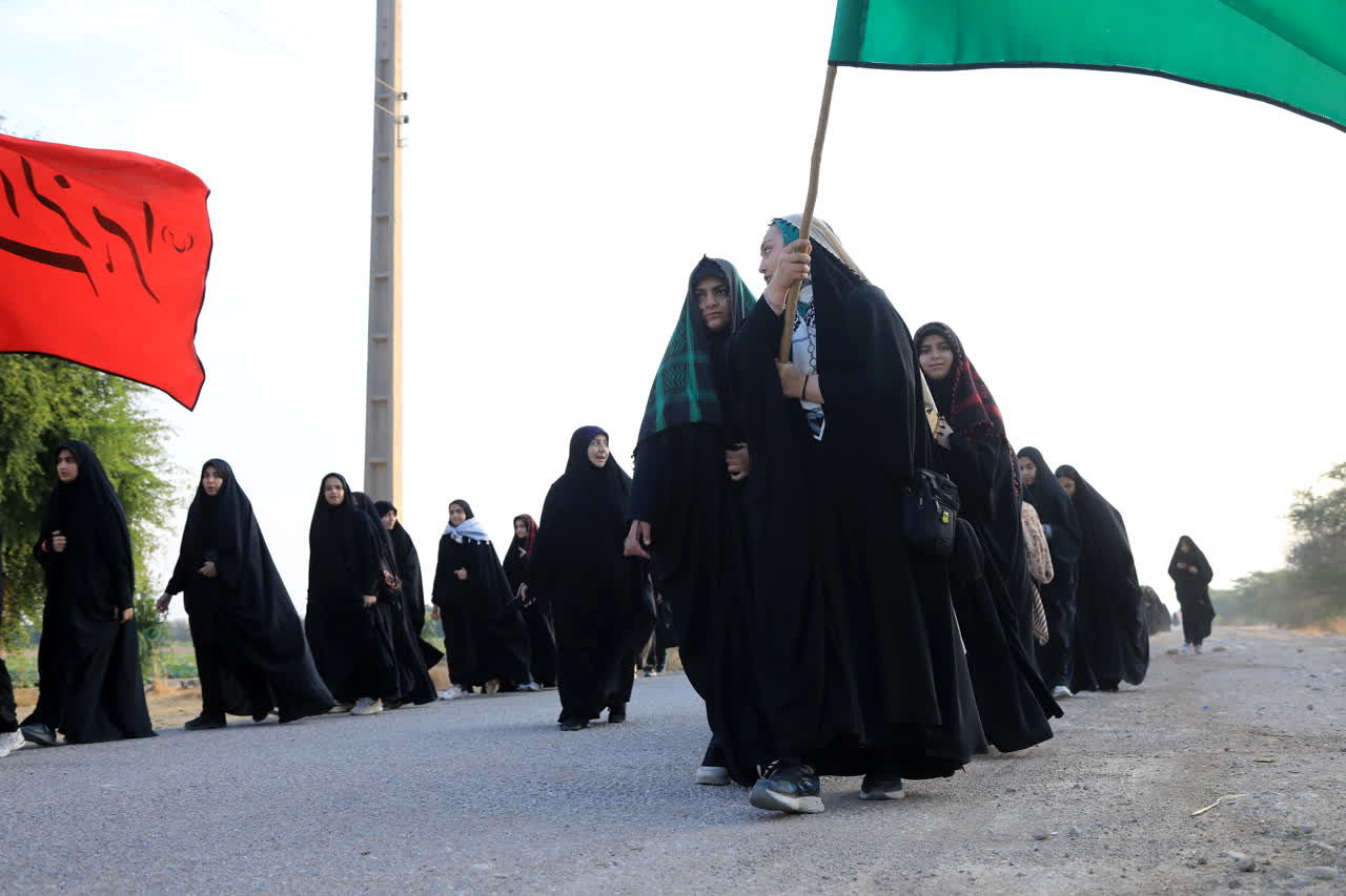 حال و هوای دختران هنرستانی قم در بازدید از یادمان‌های عملیاتی جنوب کشور