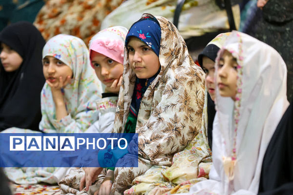 هم‌نشینی معنویت و تعلیم در مسجد