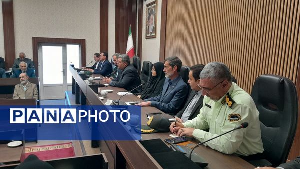 نشست ویژه شورای اداری شهرستان تربت حیدریه به مناسبت هفته معلم 