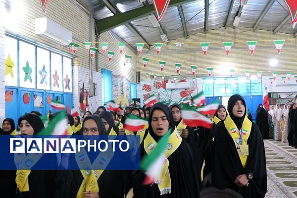 همایش یاوران انقلاب دانش‌آموزان مدارس عشایری شهرستان‌ جیرفت 