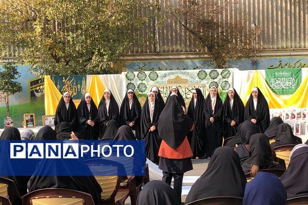 جشن روز مادر در دبیرستان دخترانه عاشورا ناحیه دو شهرری 