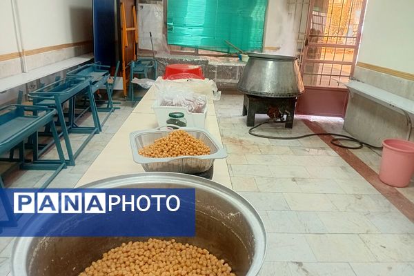 برپایی ایستگاه صلواتی و شهادت حضرت زهرا در مدرسه شهید زهره‌وند قرچک 