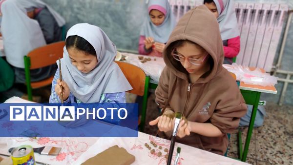 برگزاری مسابقه هنری در دبستان ام السلمه ۲ 