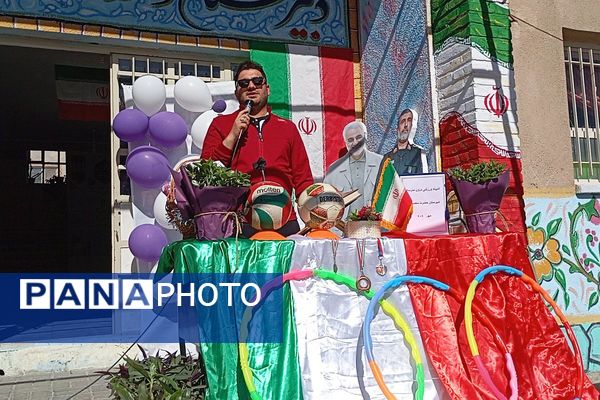 اجرای طرح نمادینِ افتتاحیه انجمن وزرشی در دبیرستان حضرت معصومه (س) شهرستان فیروزکوه