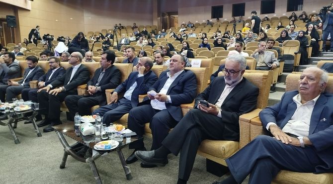 خبرنگاران در زمان‌های مختلف همیشه درکنار دستگاه‌های اجرایی بودند