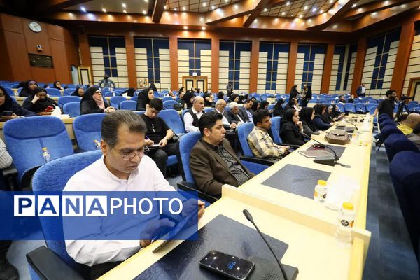 نشست خبری استاندار همدان با اصحاب رسانه