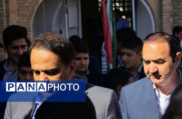 حضور دانش آموزان و آحاد مردم شریف منطقه رضویه در راهپیمایی 13آبان