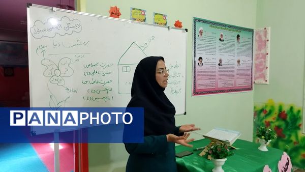 محفل انس با قرآن به‌مناسبت هفته بسیج دانش‌آموزی