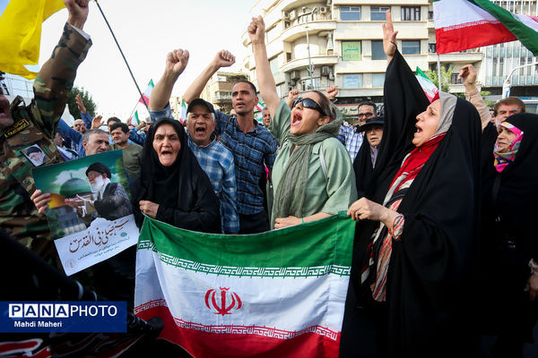 تجمع مردمی در اعتراض به حمله آمریکا