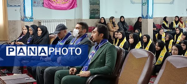  همایش یاوران انقلاب در دبیرستان امام سجاد (ع) ناحیه ۴ کرج