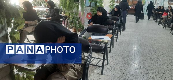 حوزه امتحانی در دبیرستان نمونه شهید محمدی پور خلیل آباد 