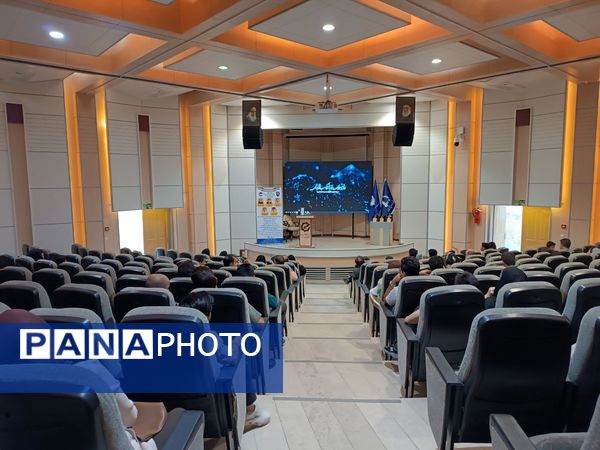 همایش «مسیر طلایی» برای ترسیم افق جهانی دانش‌آموزان در مشهد