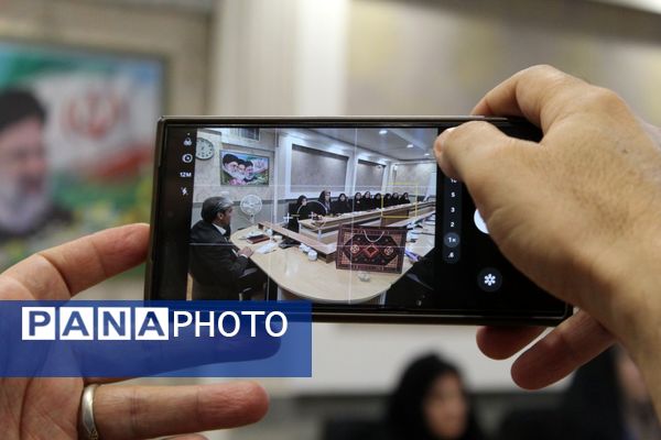 جلسه هم‌اندیشی بانوان اداری نیشابور با مدیر آموزش و پرورش 