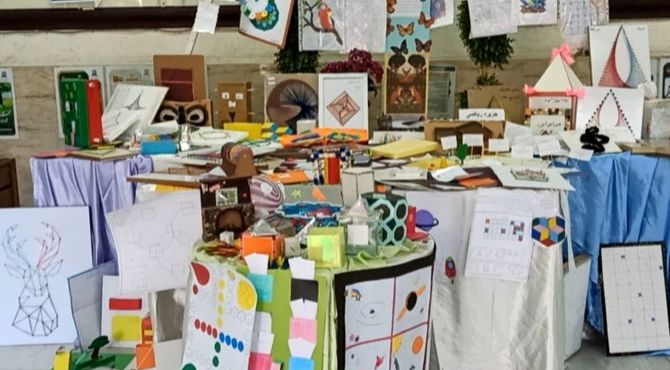 نمایشگاه ریاضی در دبیرستان دخترانه ۱۳ آبان 