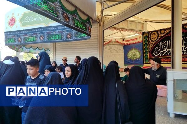 راهپیمایی خانوادگی گرامیداشت روز عفاف و حجاب در میدان شهدا مشهد 