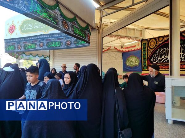 راهپیمایی خانوادگی گرامیداشت روز عفاف و حجاب در میدان شهدا مشهد 