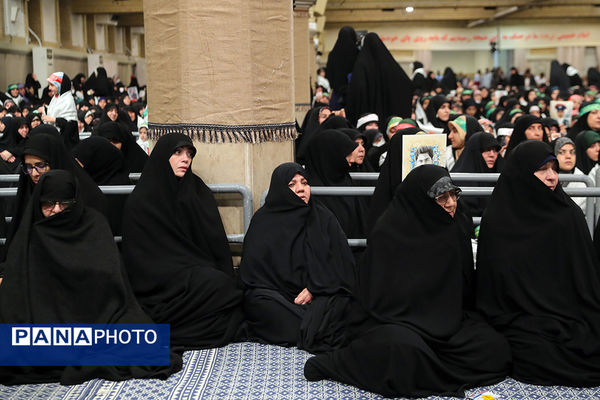 دیدار پیشکسوتان و فعالان دفاع مقدس و مقاومت با مقام معظم رهبری
