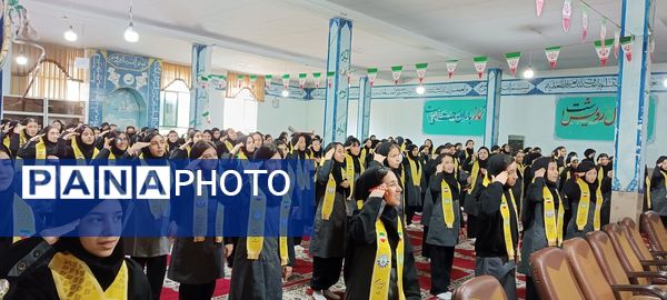  همایش یاوران انقلاب در دبیرستان امام سجاد (ع) ناحیه ۴ کرج