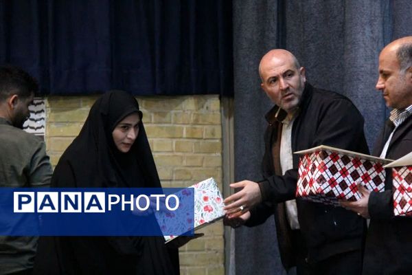 تقدیر از مدیران و فعالان پیشگیری از آسیب‌های اجتماعی شهرک امید صفادشت در نماز جمعه